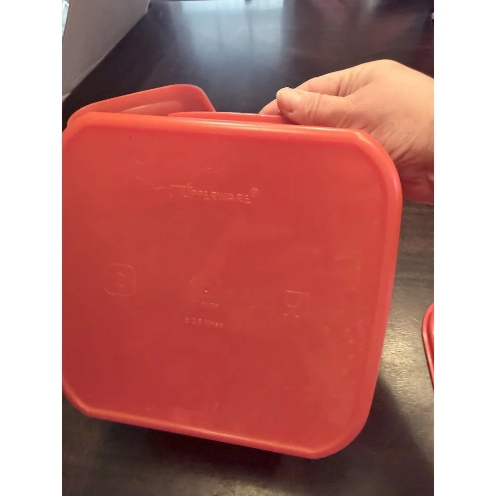 set of 2 Tupperware Stuffables 11 cup and 5 cup 16191-2 1620-3